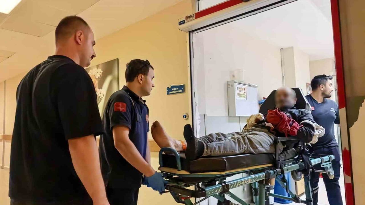 Tomruğun hareketiyle elleri sıkışan işçi altı parmağını kaybetti