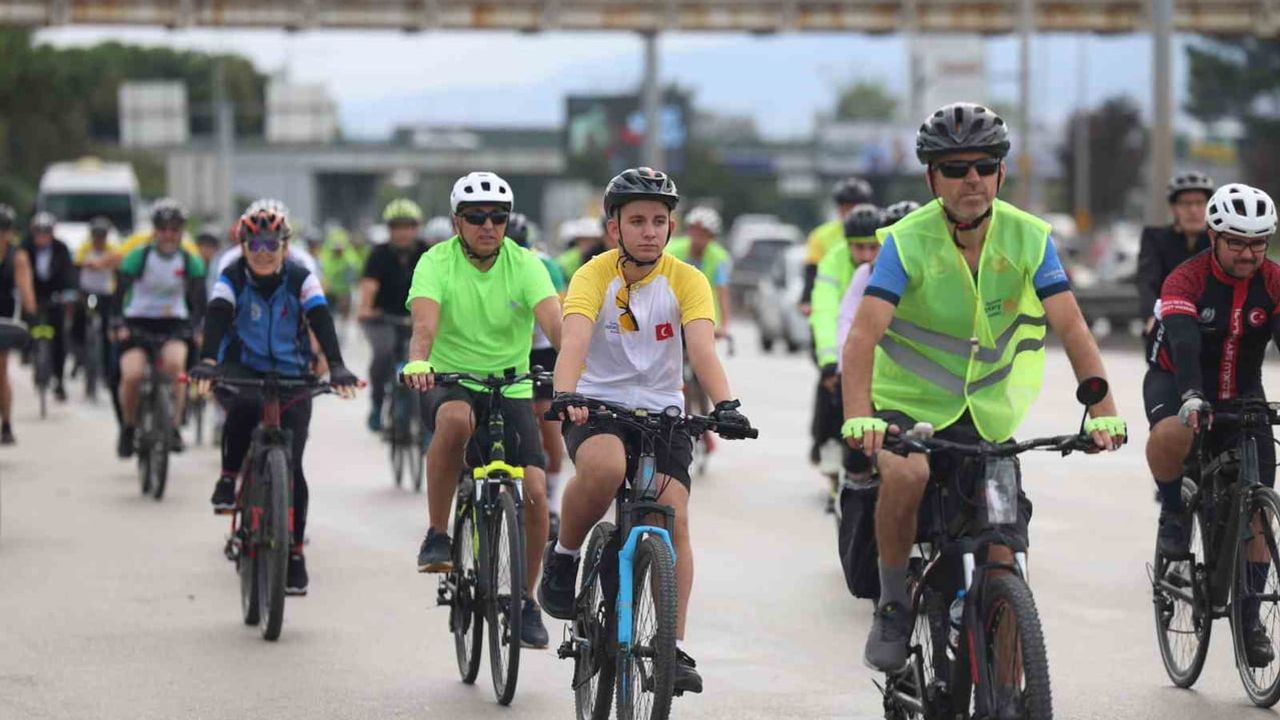 Tophane'den Mudanya'ya pedal çekenler çevre için birleşti