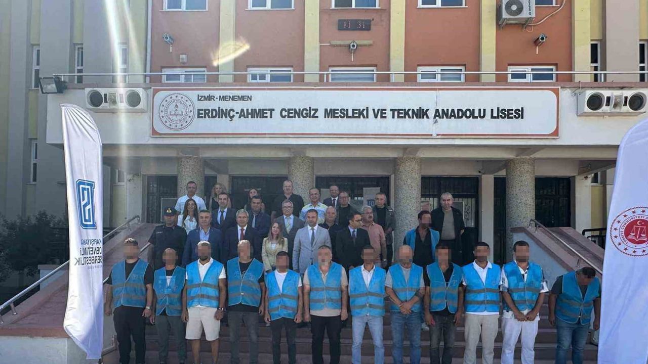 Topluma dönüşün somut adımı: yükümlüler 16 okulda bakım yaptı