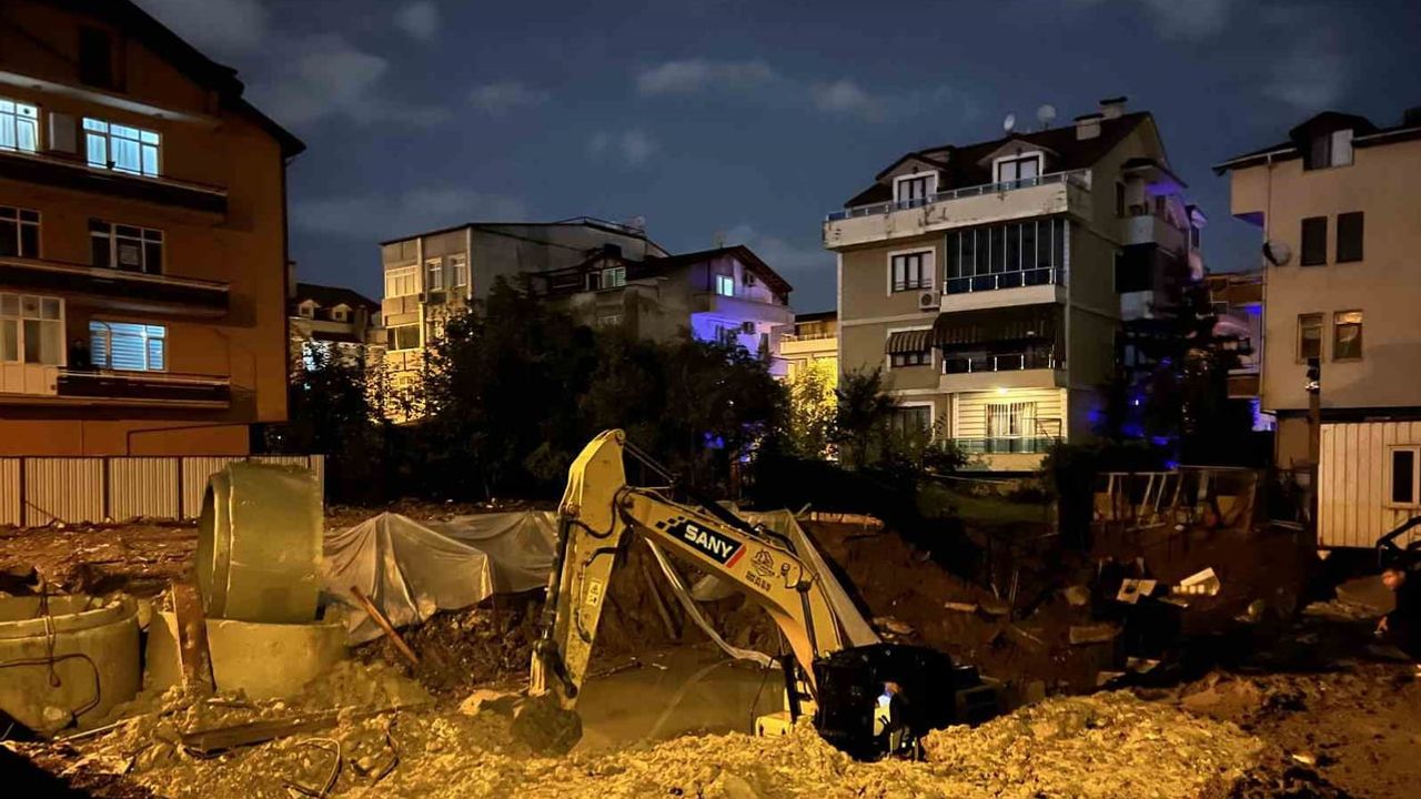 Toprak kayması sonrası İzmit Yenişehir'de iki bina tahliye edildi