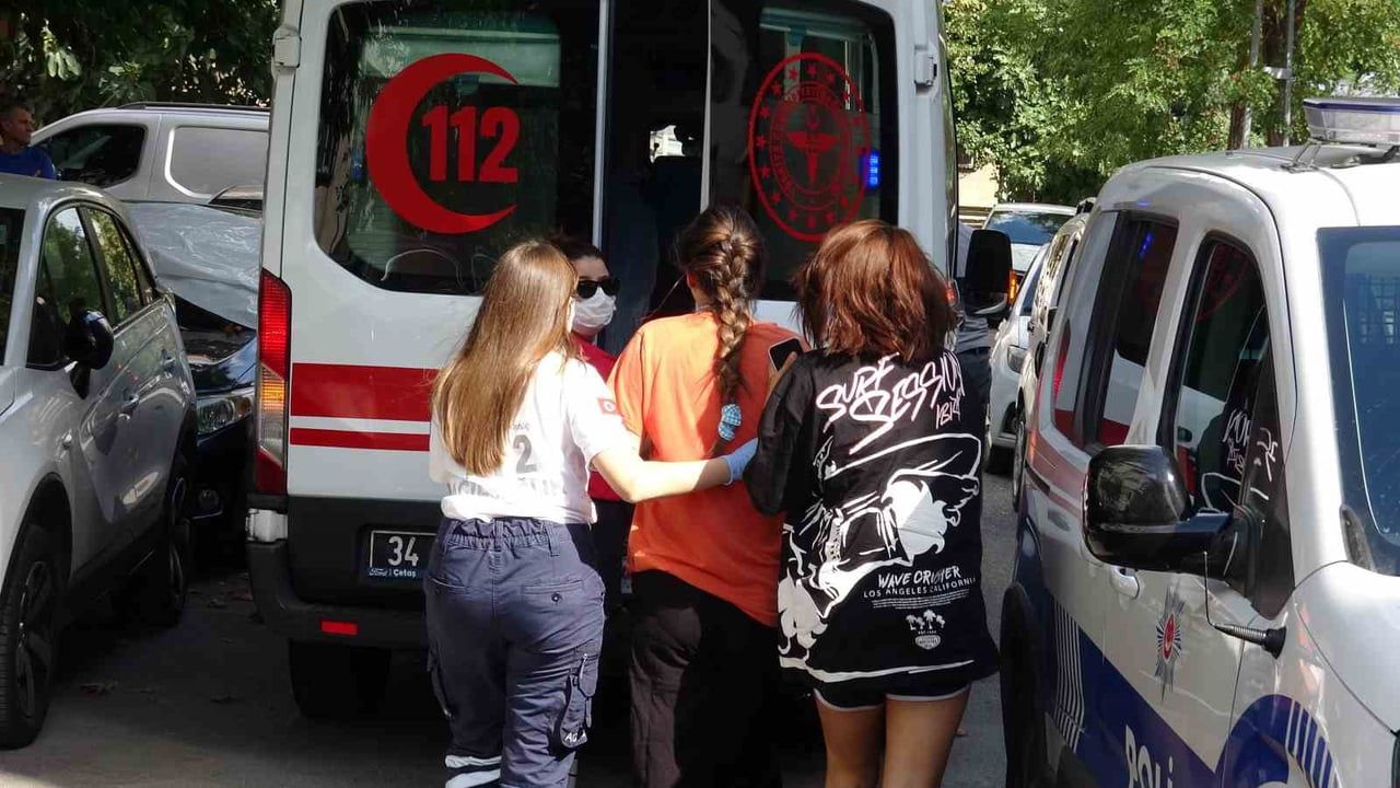 Topselvi Mahallesi'nde binada yangın itfaiyenin müdahalesiyle söndürüldü