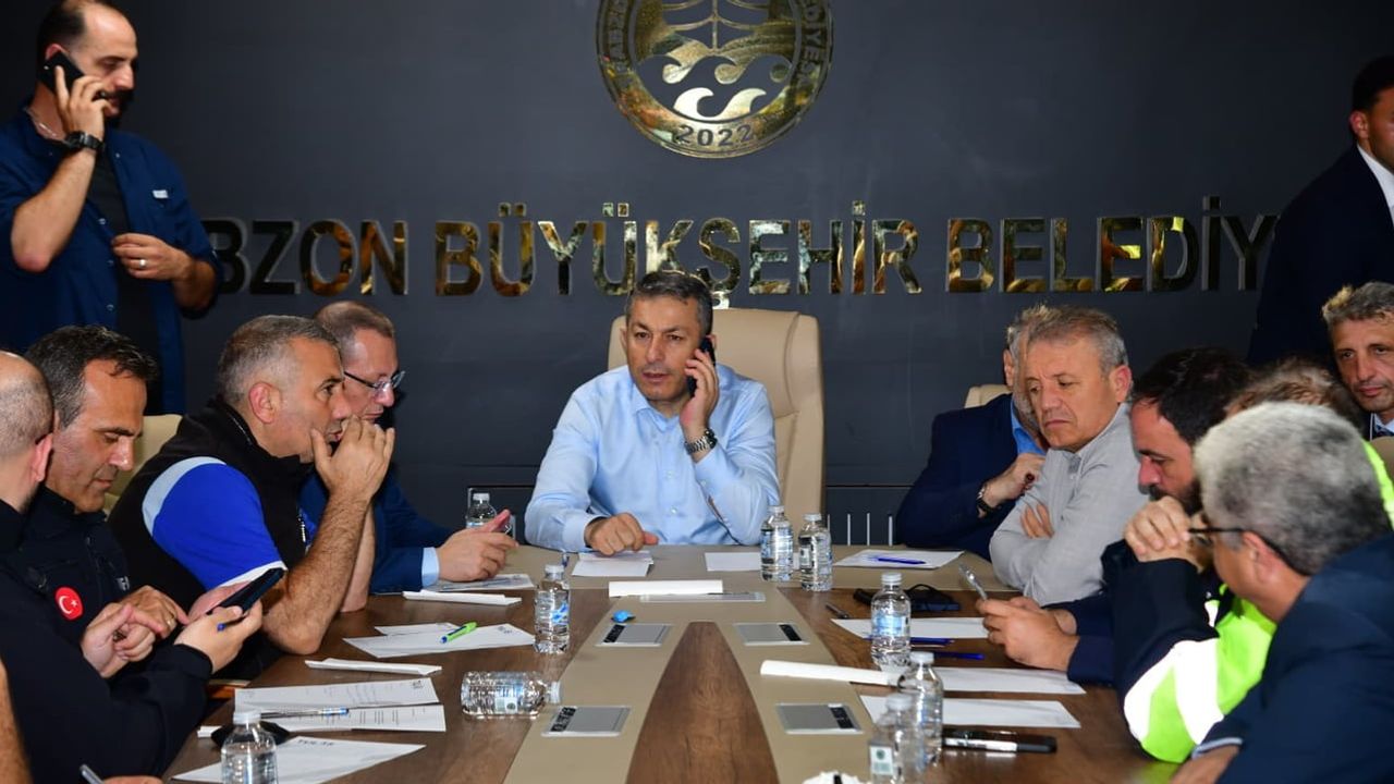 Trabzon'da akşam sağanağı: bazı bölgelerde metrekareye 50 kilogram yağış