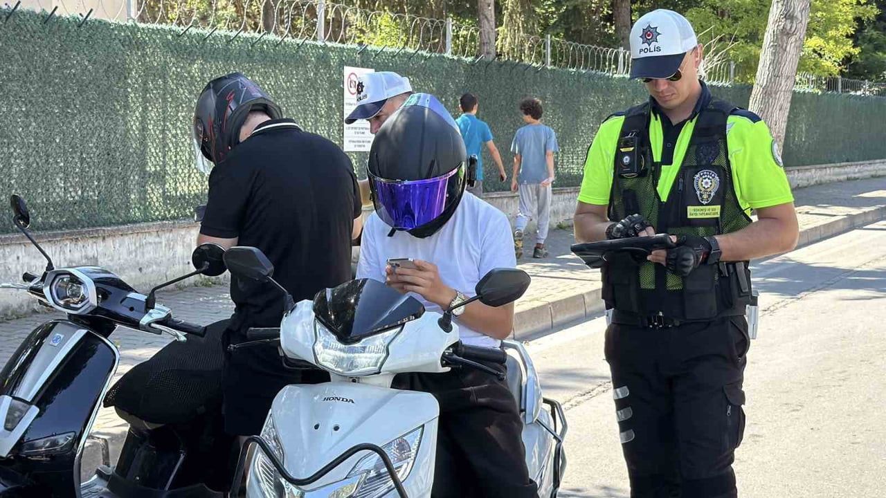 Trafik güvenliği için Anıtpark Kavşağı'nda motosiklet denetimi