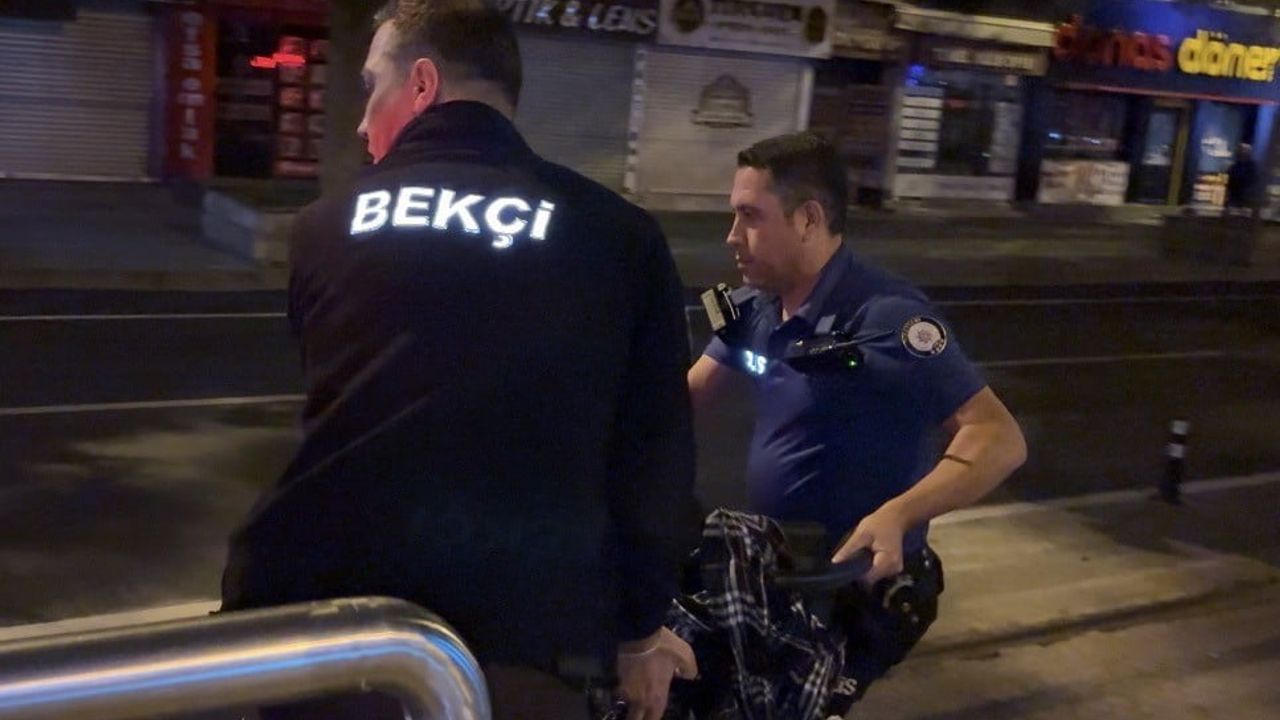 tramvayı kaçıran annenin imdadına polis koştu: engelli oğlu evine götürüldü