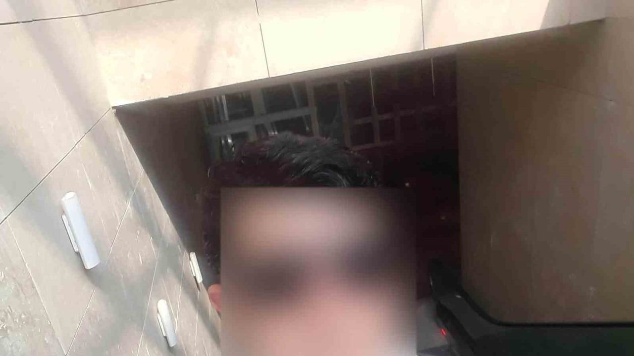 Tren vagonunda çıkan kıza ve babasına elektrik çarpması sonucu yoğun bakımda tedavi sürüyor