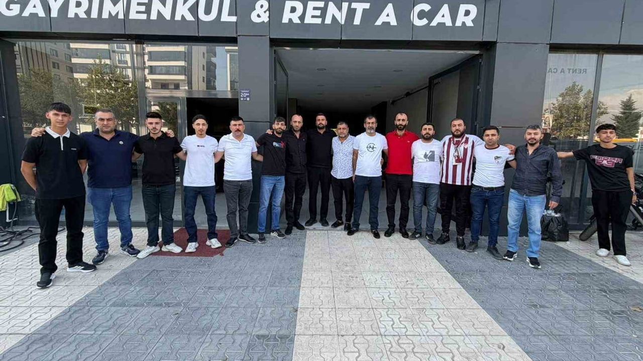 Tribünler tek yürek: Elazığspor taraftarları Gakgoşlar çatısında birleşti