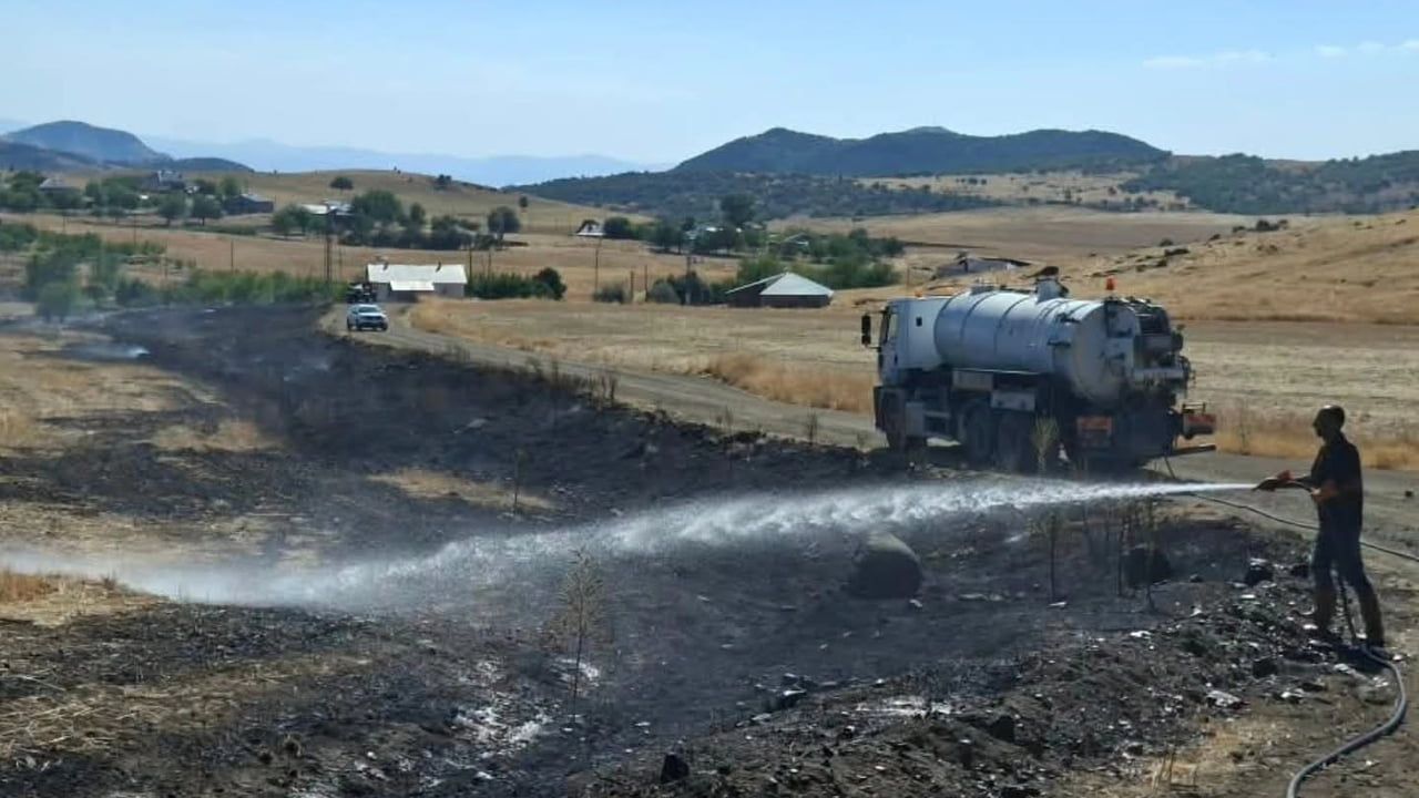 Tunceli'de hızlı müdahale sayesinde kırsal yangın yerleşimlere sıçramadan durduruldu