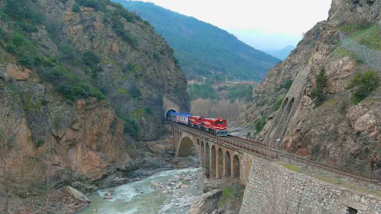 Turistik Karaelmas Ekspresi ekimde Ankara‑Zonguldak hattında yeniden sefere çıkıyor