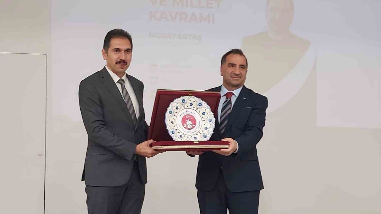 Türkçe şuuru ve millet kavramı Erzurum'da masaya yatırıldı