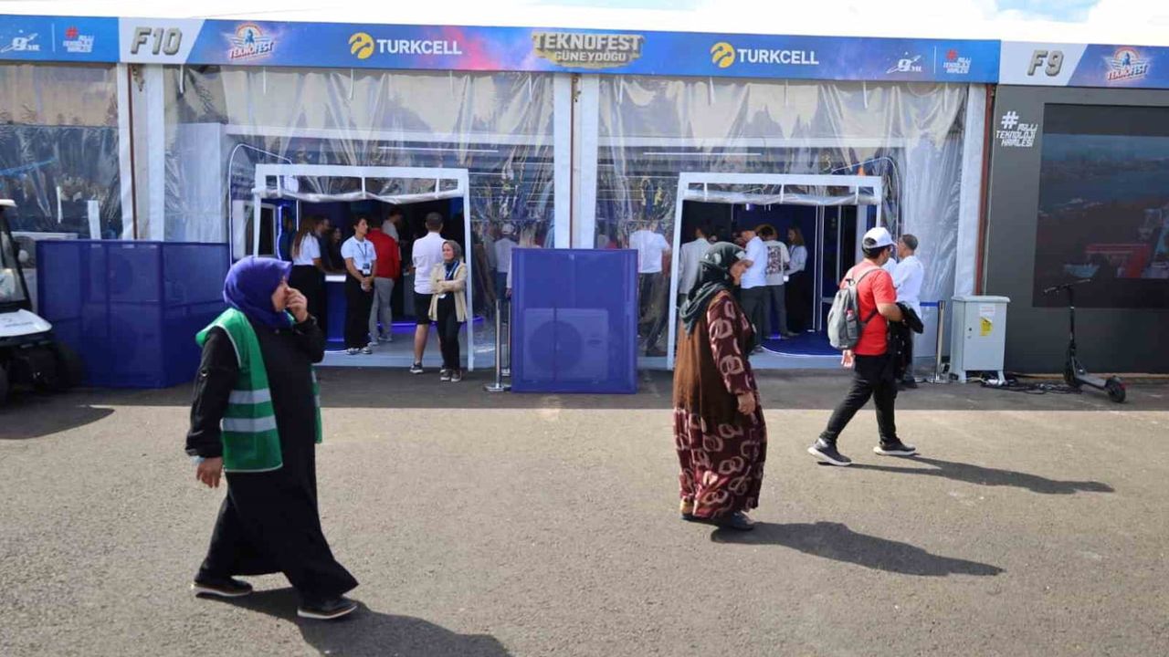Turkcell TEKNOFEST güneydoğu'da teknolojisini gençlerle buluşturuyor