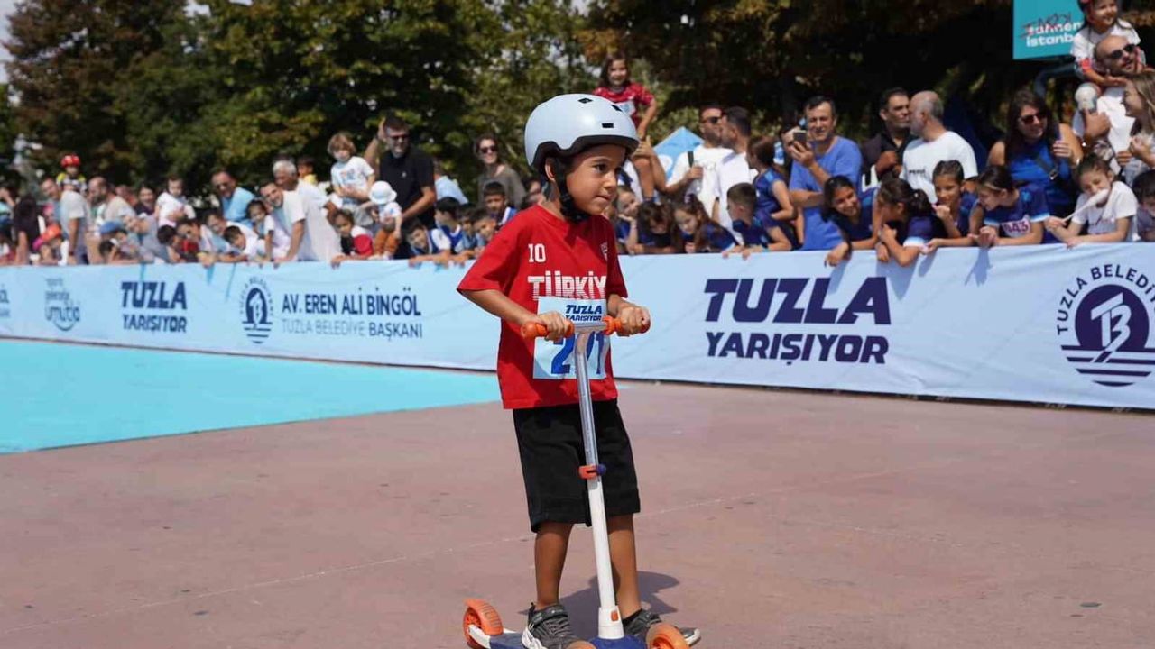 Tuzla sahilinde üç bin kişiyle renkli spor festivali