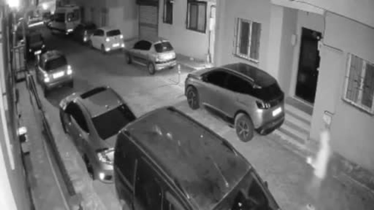 Üç servis aracını hedef alan kundaklamada Kağıthane'de 9 kişi tutuklandı