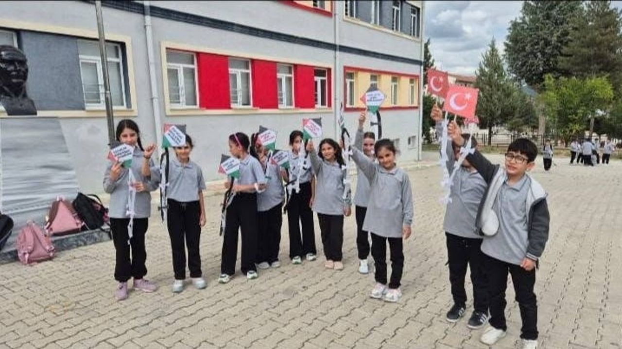 Uçurtmalar barış için gökyüzüne bırakıldı