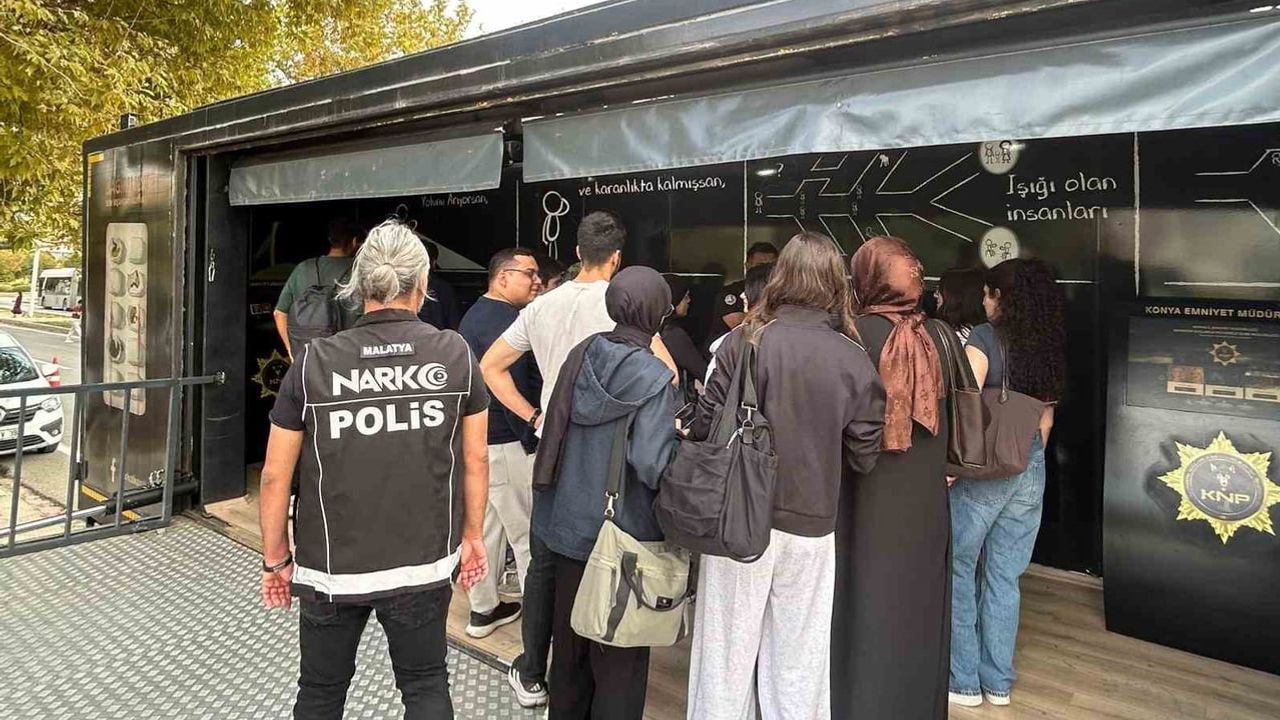 Üniversite kampüsünde Narko Tır: gençlere bağımlılıkla mücadele eğitimi