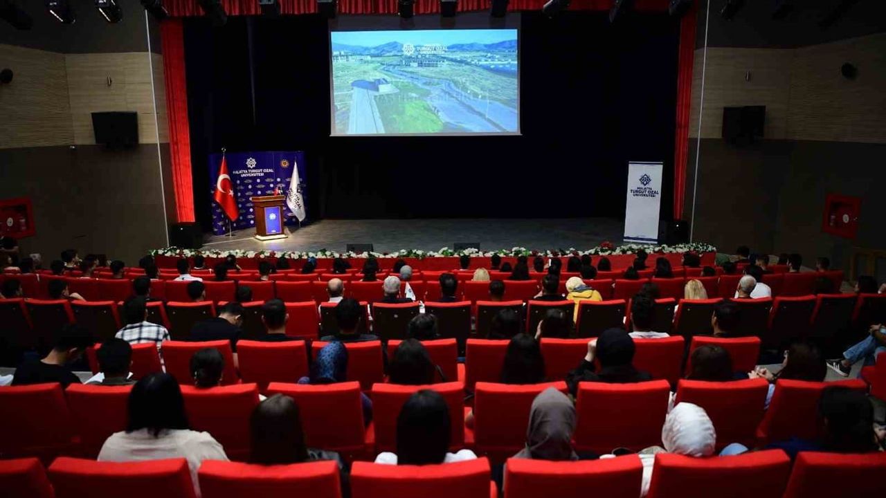 Üniversite oryantasyonu: MTÜ yeni öğrencileri kampüsle buluşturdu