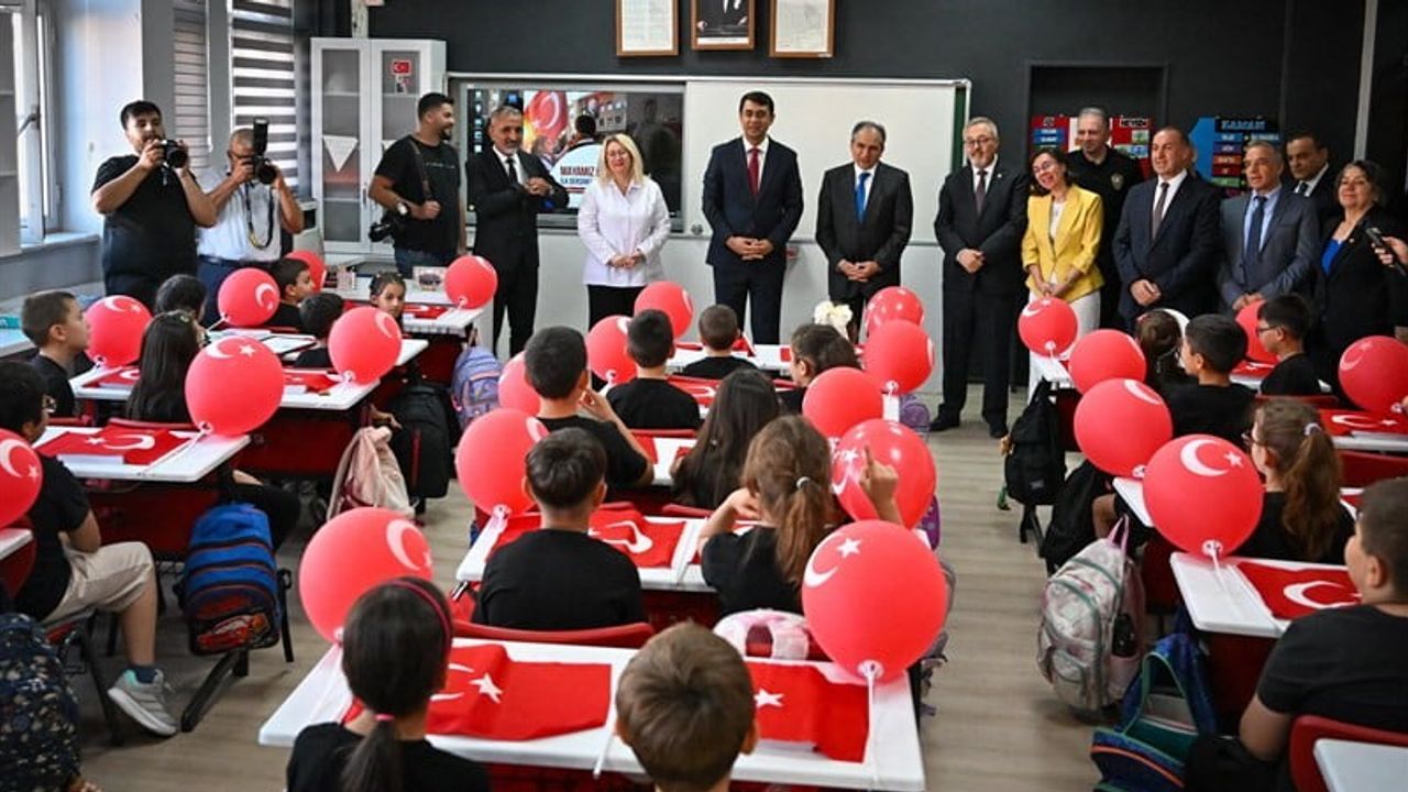 Uşak’ta 2026-2027 eğitim yılı törenle açıldı