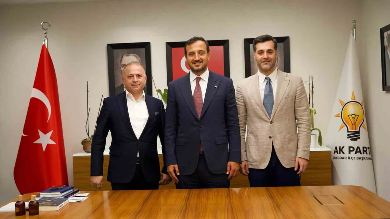 Üsküdar'da meclis dengesi değişti: dört CHP'li üye AK Parti saflarına katıldı