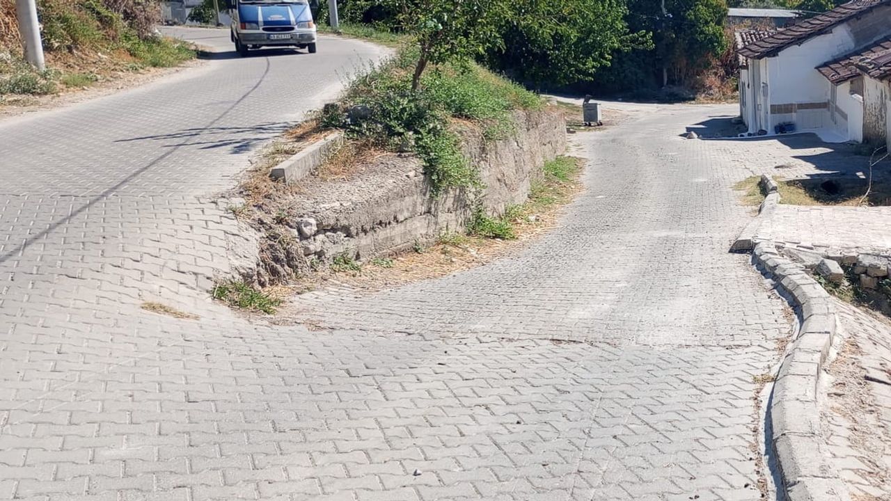 Üstyapı atağı sürüyor: Şehzadeler'de parke taşı çalışmaları yüzde 95 tamamlandı