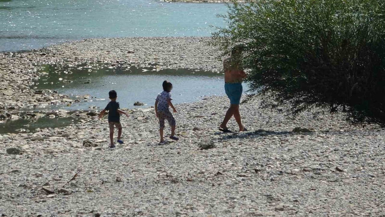 Uyarılara rağmen Manavgat Şelalesi adacığına geçişler sürüyor