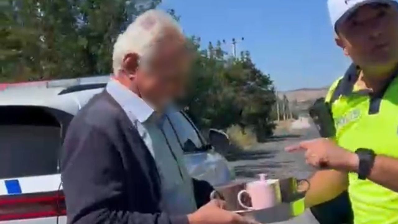Uygulamada fazla yolcu diye eşini indirdi, polisten evde bulaşık yıkama cezası geldi