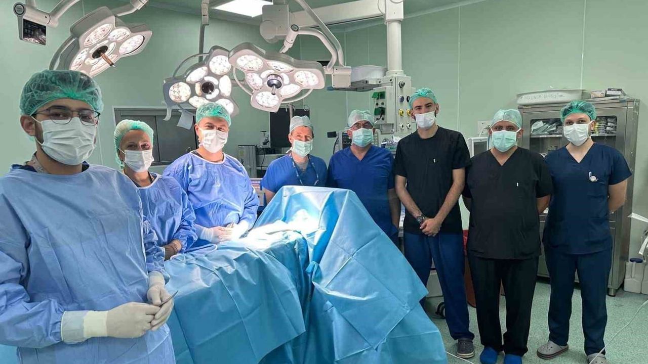 Uyutulmadan yapılan ilk meme kanseri ameliyatı Sakarya'da başarıyla tamamlandı