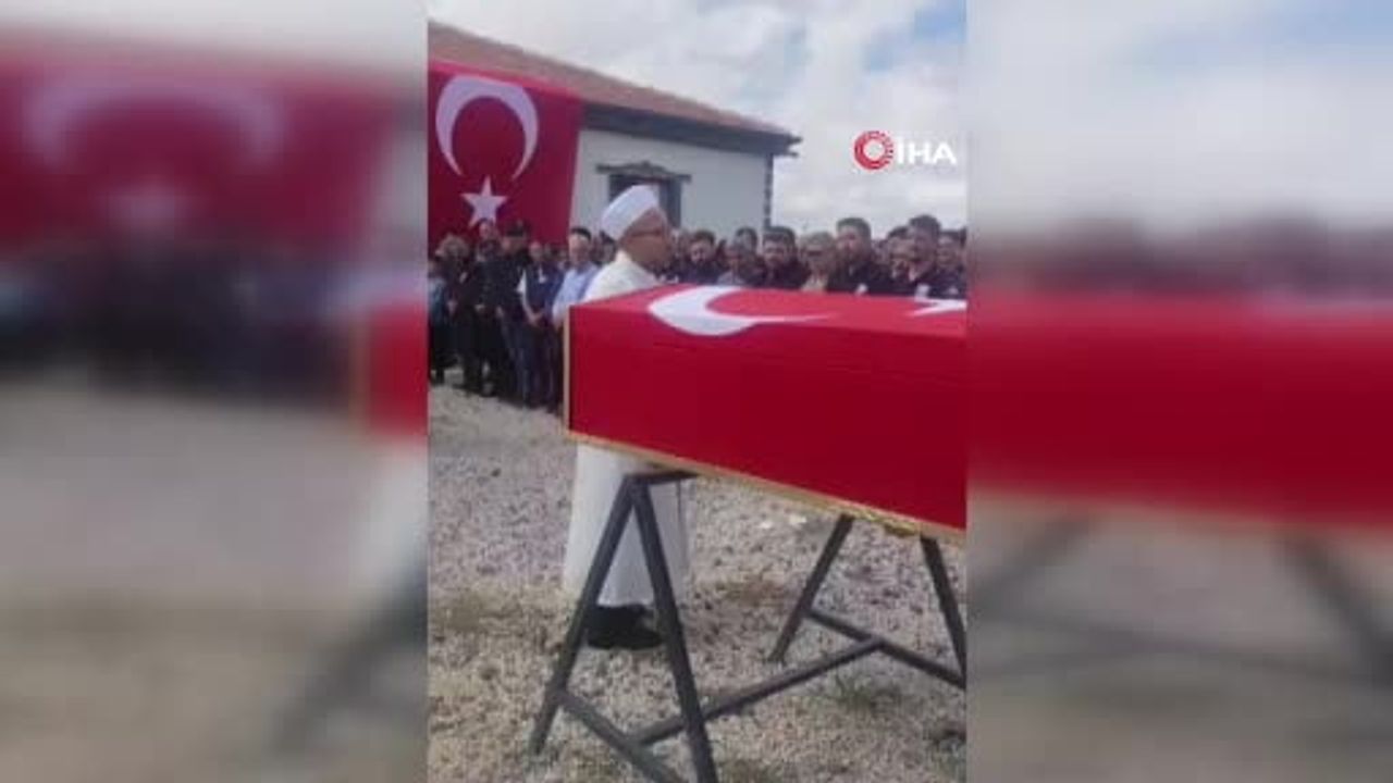 Uzman çavuş Serkan Deveci son yolculuğuna uğurlandı