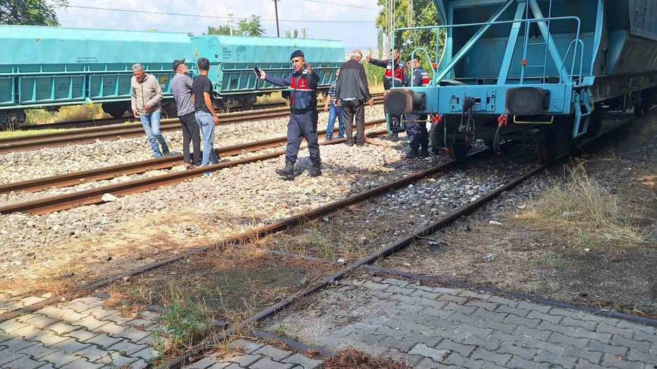 Vagon macerası hastanede sona erdi: baba ve oğul yüksek gerilime kapıldı