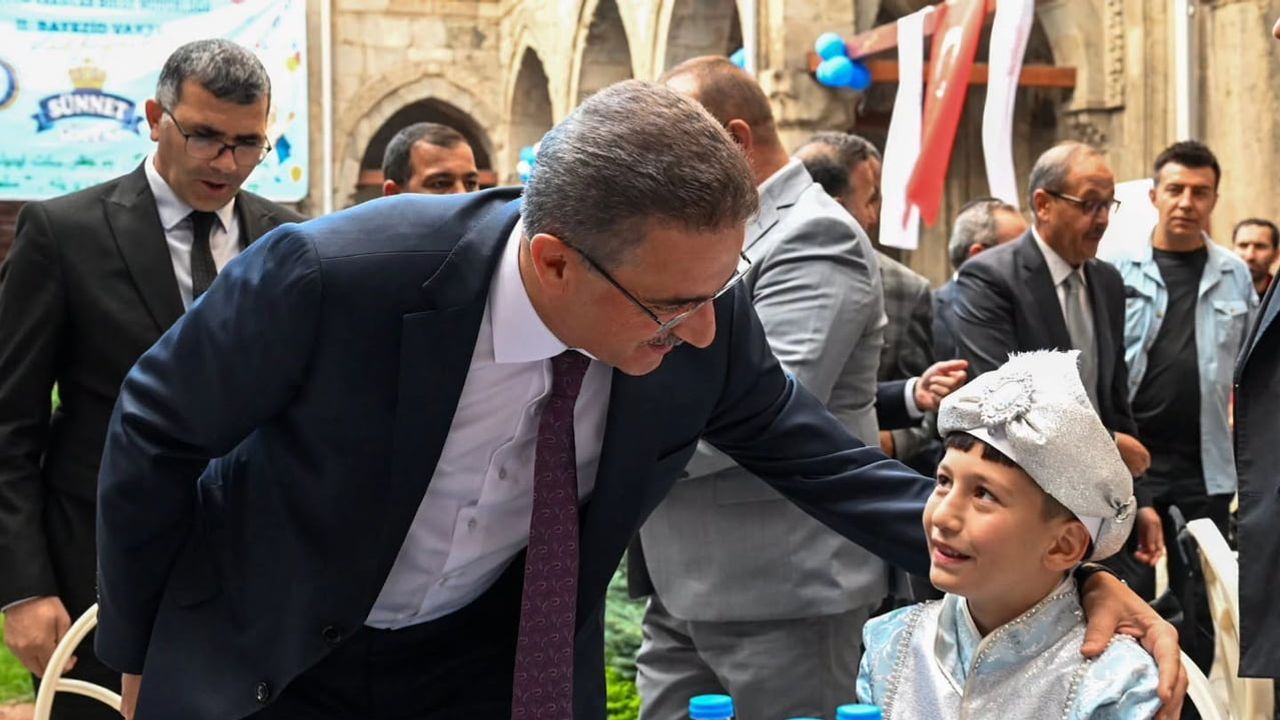 Vakıf geleneği Çifte Minareli Medrese'de çocuklarla buluştu