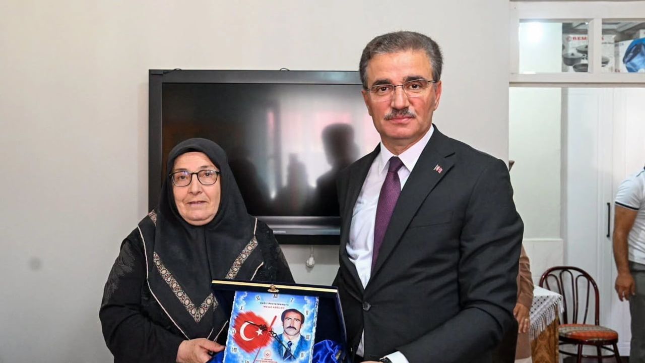 Vali Baruş'tan şehit ailesi ve Kıbrıs gazisine vefa ziyareti