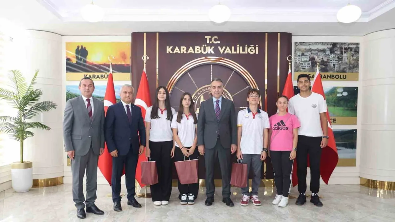 Vali Çağatay ANALİG dereceli sporcuları makamında ağırladı