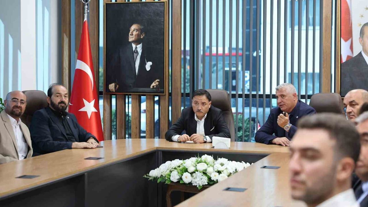Vali Gökmen Çiçek Mimarsinan OSB'de üretim ve çalışmaların nabzını tuttu