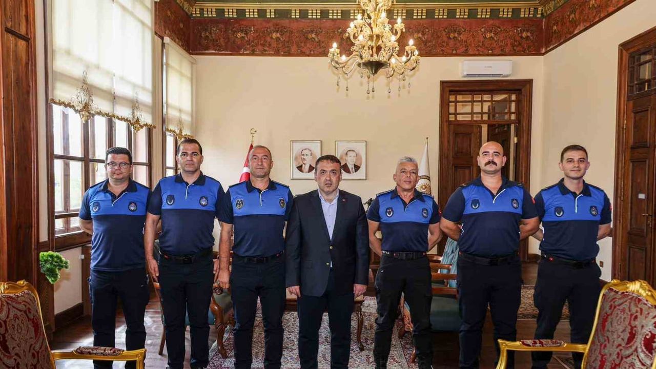 Vali Sözer zabıta haftasında personeli makamında ağırladı