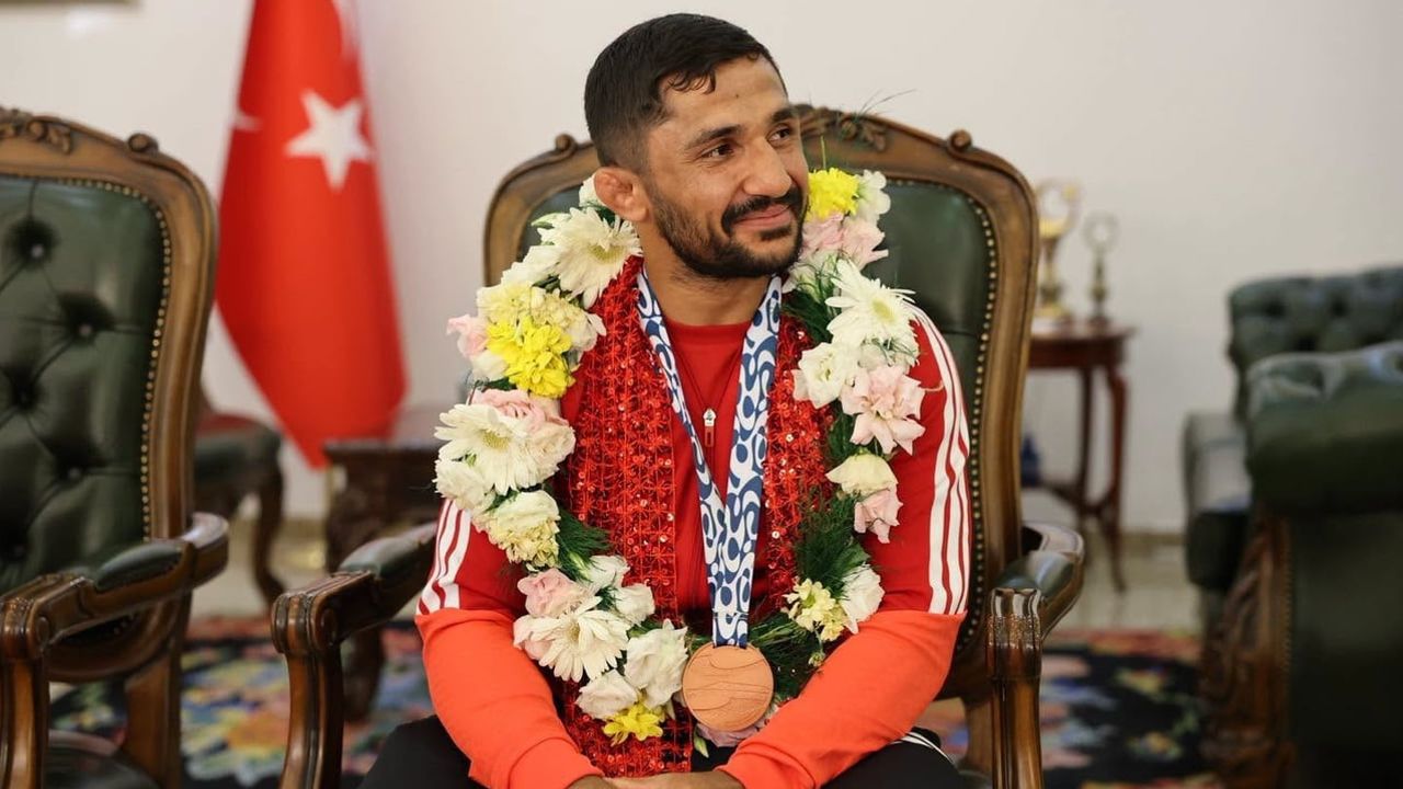 Vali Taşolar iğdırlı judocu Salih Yıldız'ı ağırladı: Akdeniz Oyunları bronzu ve Dünya hedefi