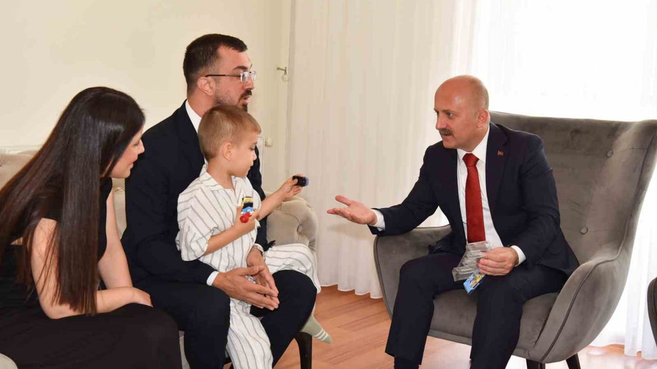 Validen gazi ve ailesine anlamlı ziyaret