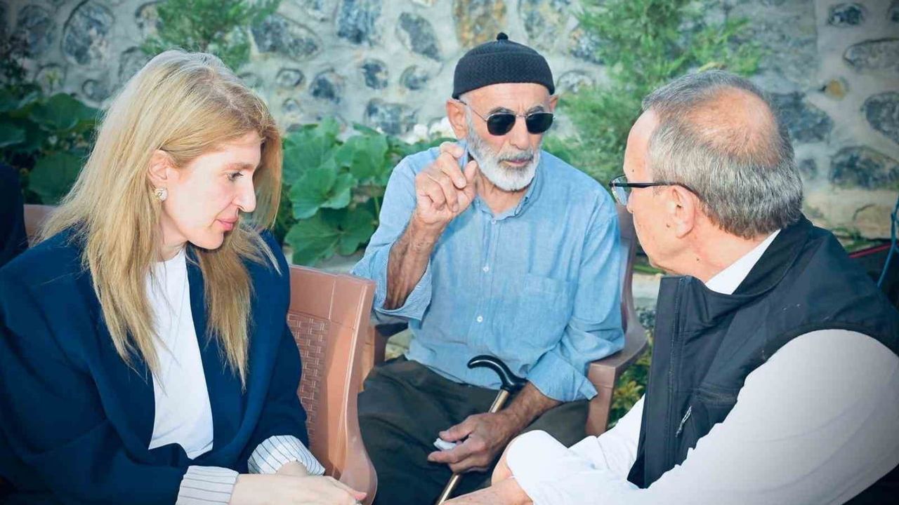 valiler ve vekiller akçadağ'da deprem sonrası çalışmaları yerinde inceledi