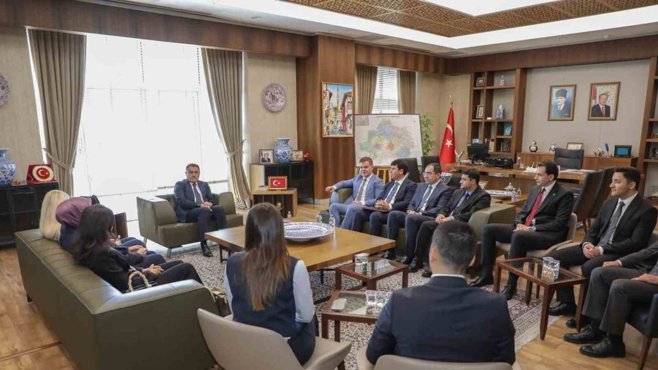Valilik toplantısında ilçelerin hizmet ve yatırımları değerlendirildi