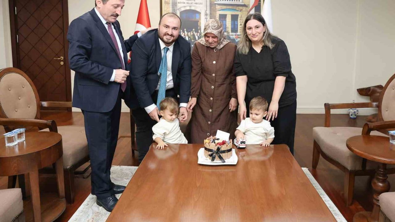 Valilikte anlamlı sürpriz: şehidin ikiz yeğenlerine doğum günü kutlaması