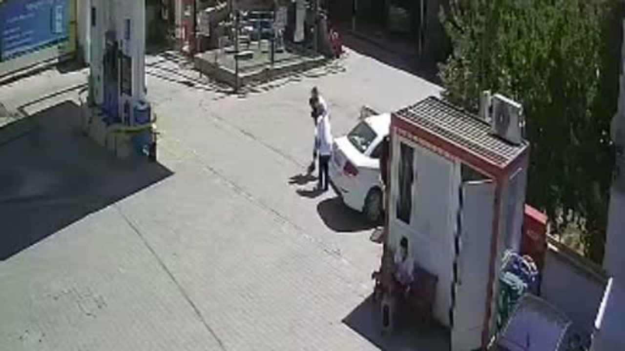Valilikte teşekkür töreni: Heimlich ile çocuğun hayatını kurtaran polisler ödüllendirildi