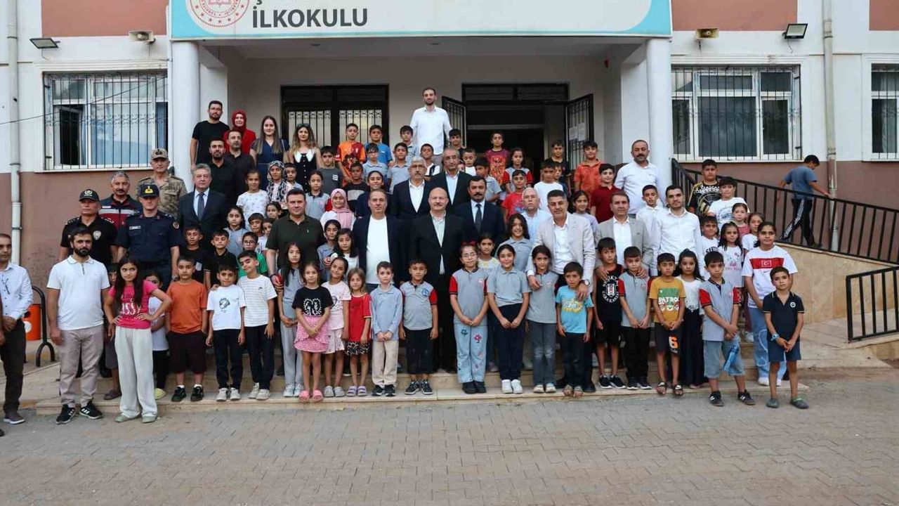 Valinin sahadaki mesaisi: Kahta'da halk, esnaf ve okullarla buluşma