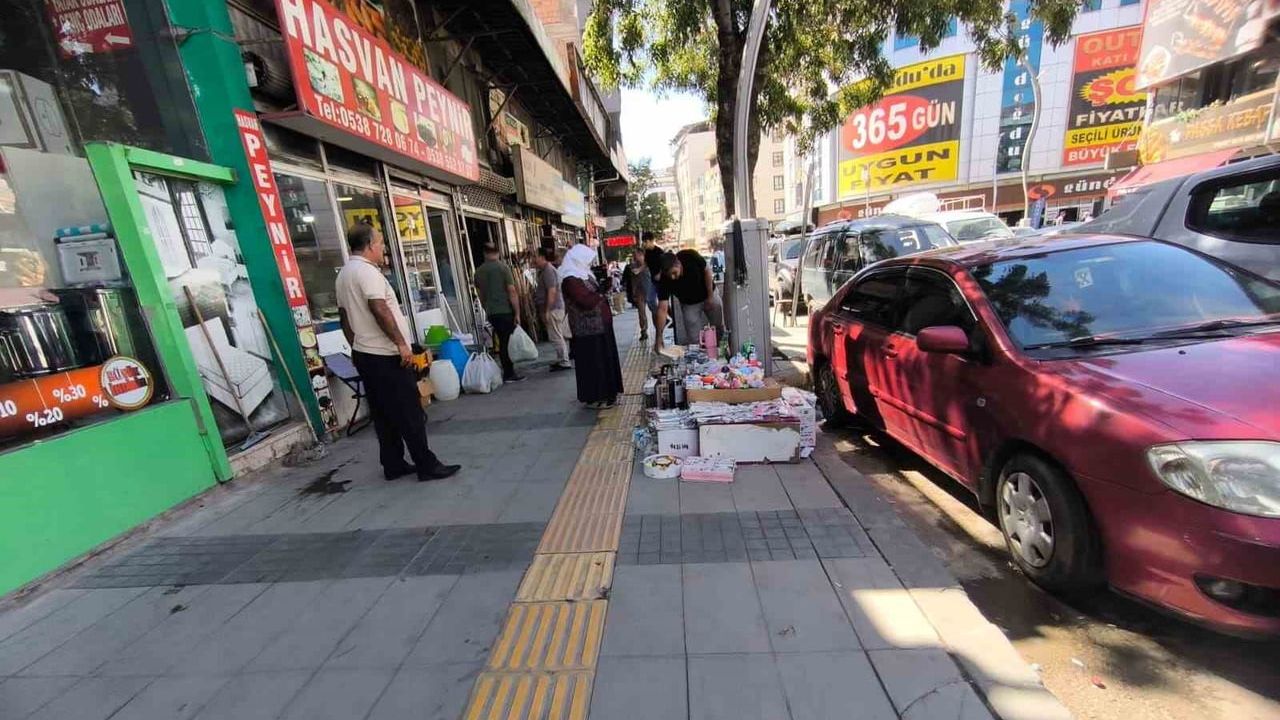 Van'da kaldırım işgalleri kent merkezinde güvenlik ve imaj sorununa dönüştü