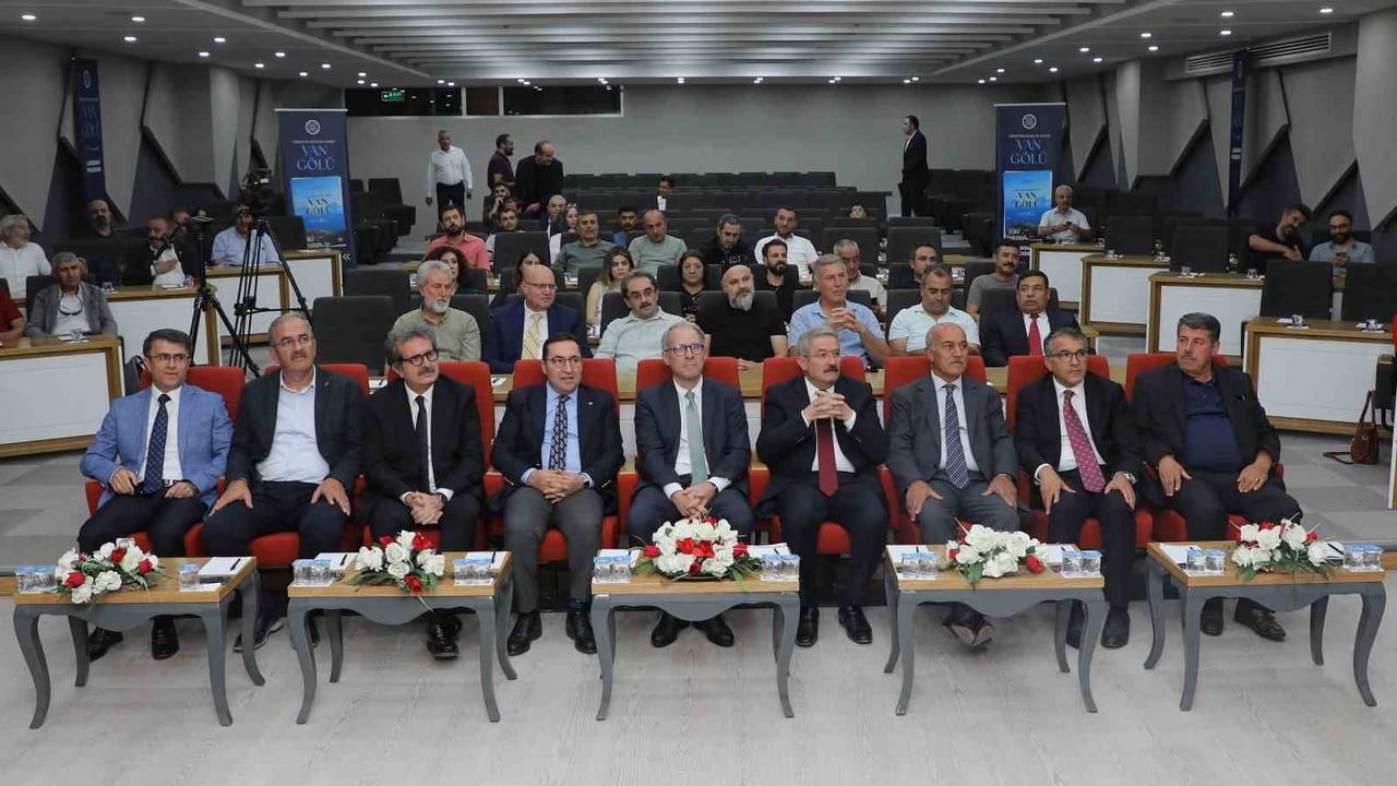 van gölü için hazırlanan ekolojik kimlik kitabı tanıtıldı