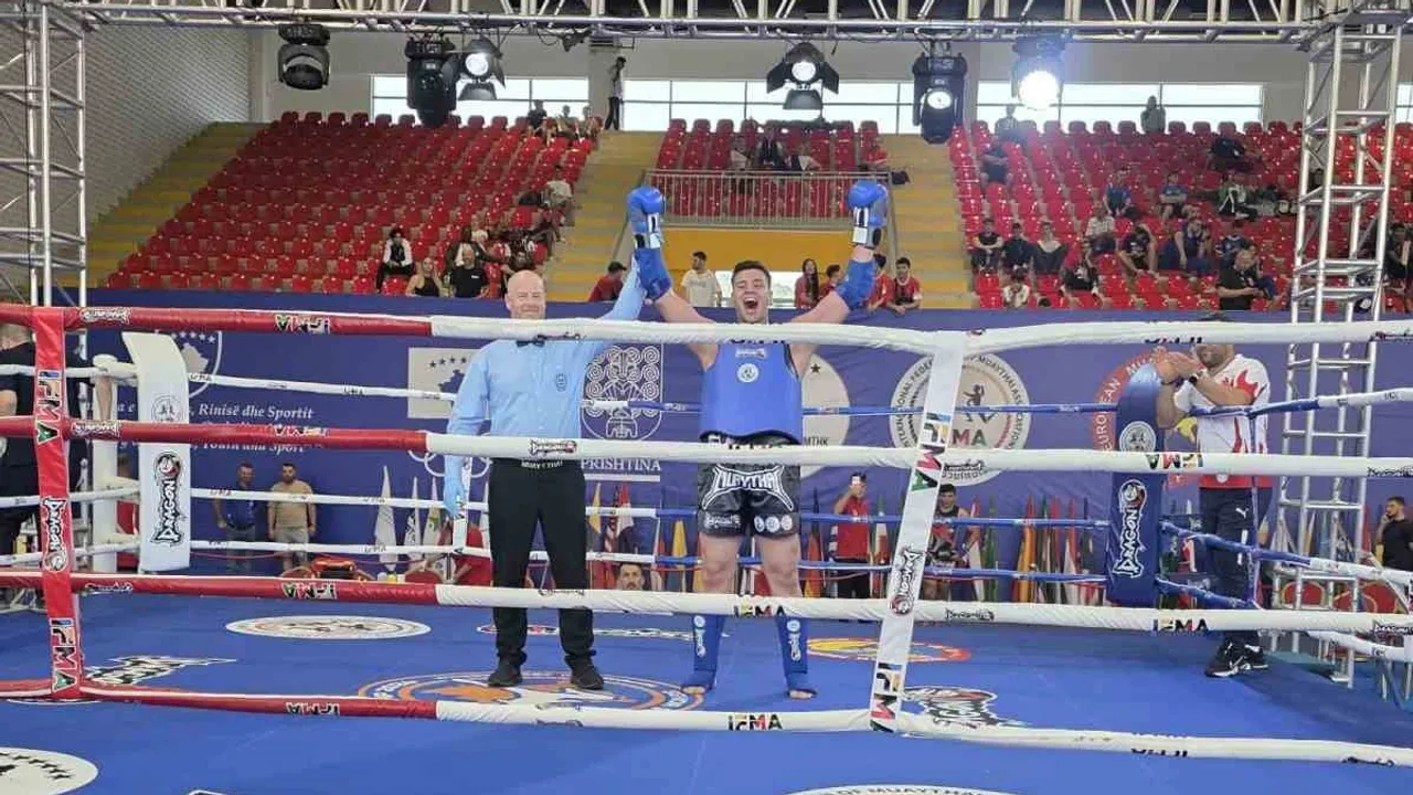 Vanlı sporcu Furkan Bilici u24 dünya muaythai şampiyonasında altın madalya kazandı