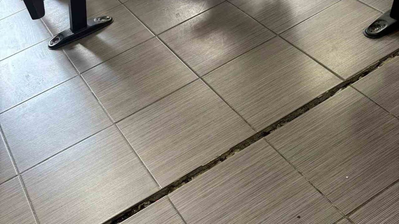 Veliler okul önünde toplandı: çocuklarımız güvende olsun