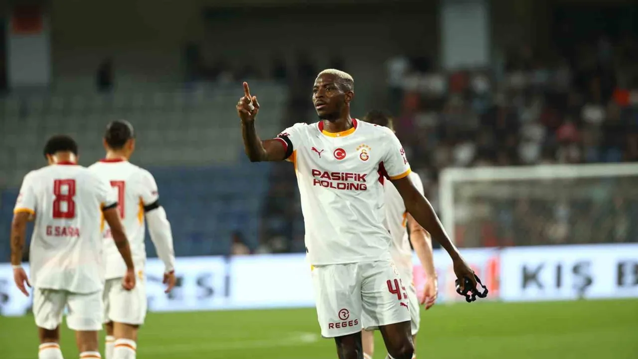 Victor Osimhen Başakşehir ağlarını 16. dakikada sarstı ve ligde 6. golüne ulaştı