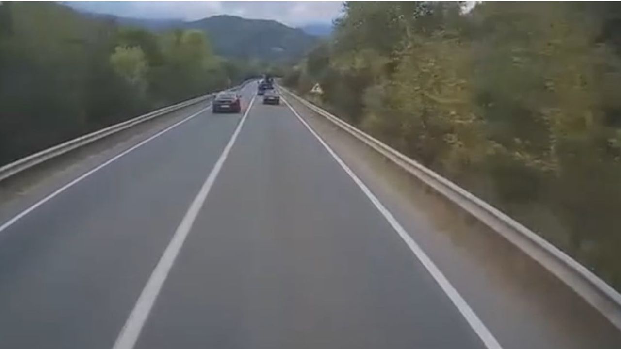 Virajda hatalı sollama tehlikeli anlara neden oldu