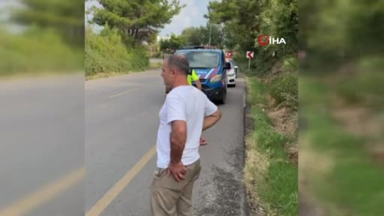 Virajı alamayan otomobil köprü yakınında takla attı: sürücü hastaneye kaldırıldı