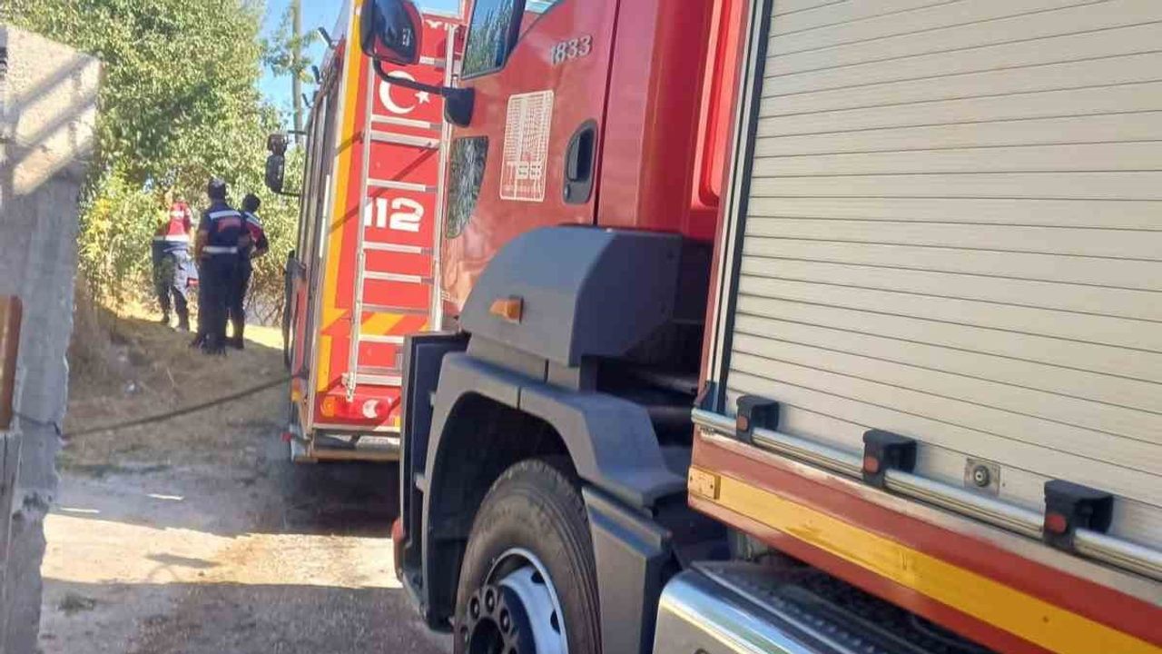 Yağdaş köyünde ahşap ev alevlere teslim oldu