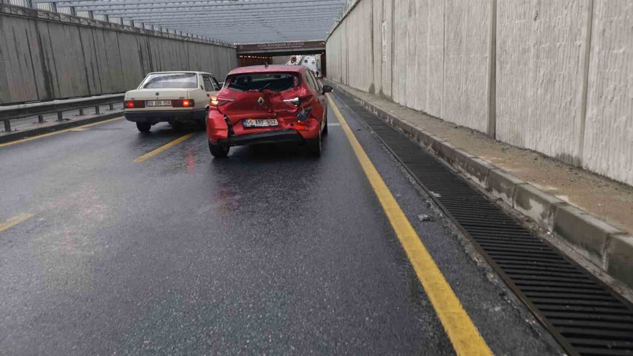 Yağış Efeler'de trafik akışını sekteye uğrattı