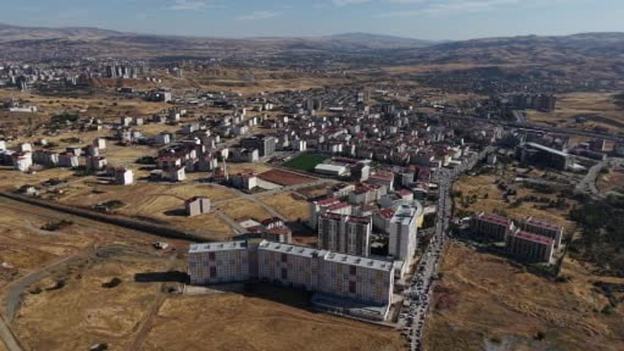 Yahşihan’da öğrencilerin dönüşü ilçeyi canlandırdı