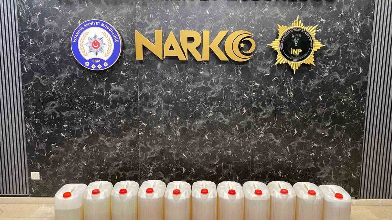 Yakıt deposuna gizlenmiş 224 kilo sıvı metamfetamin ele geçirildi; iki şüpheli gözaltında